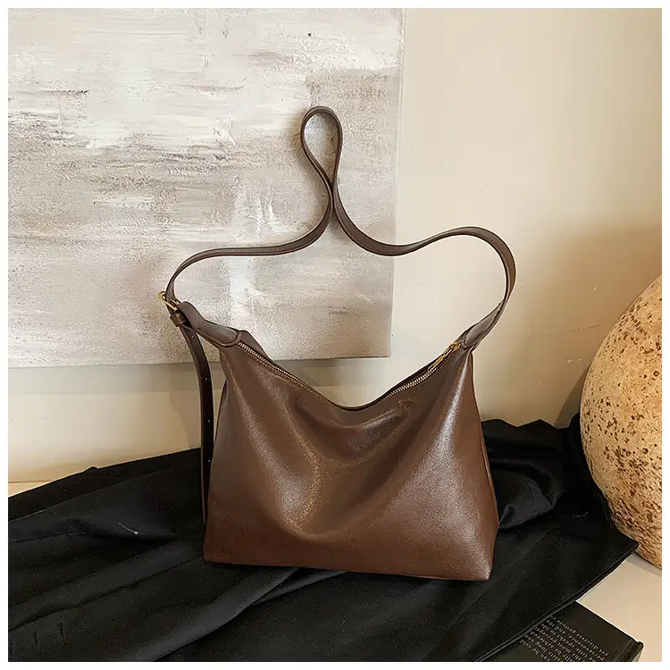 Large Capacity Brown Leather Shoulder Bag for Women — feature 21
