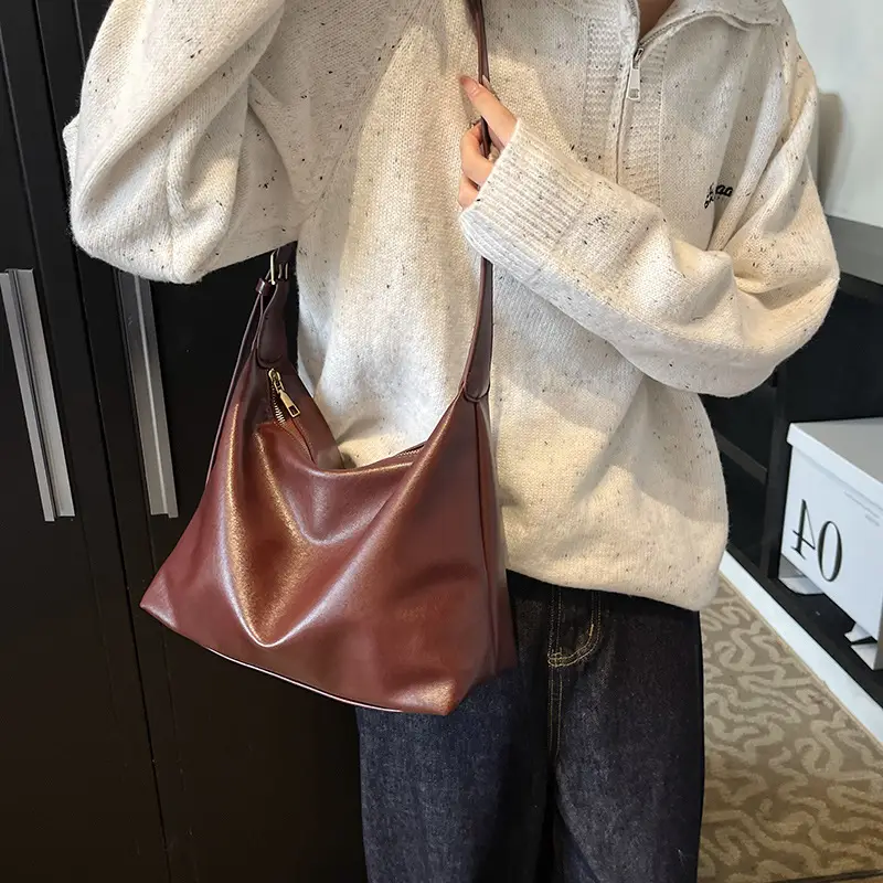 Large Capacity Brown Leather Shoulder Bag for Women - Image 3