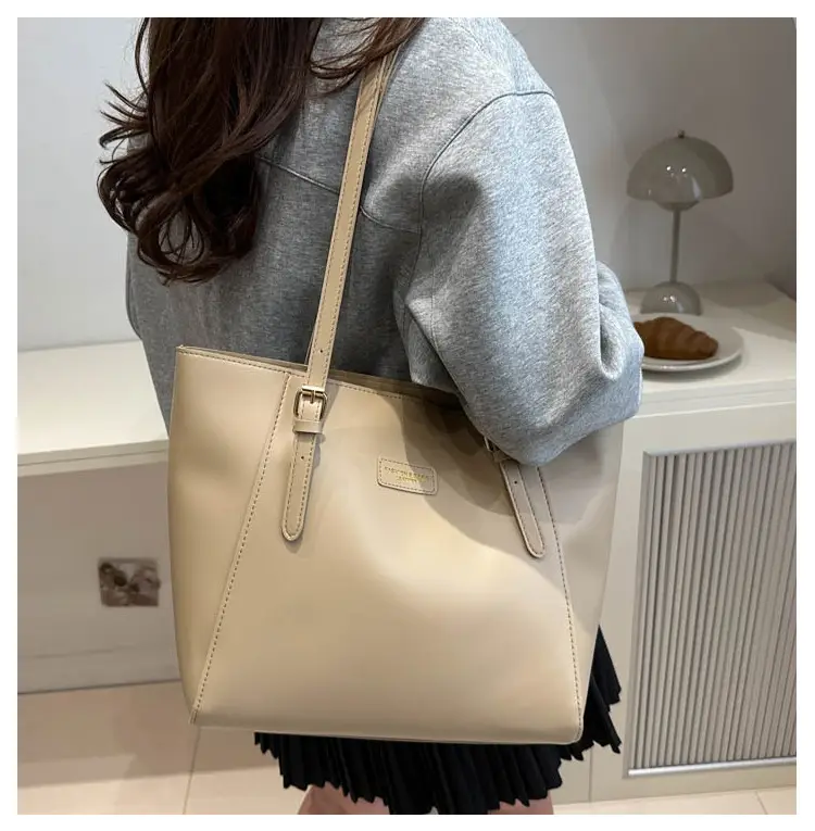 Women's Brown Leather Shoulder Bag 2024 Winter New Western Style — feature 11