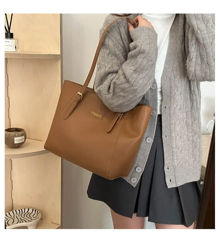Women's Brown Leather Shoulder Bag 2024 Winter New Western Style — feature 13
