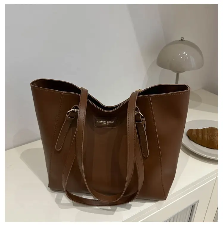 Women's Brown Leather Shoulder Bag 2024 Winter New Western Style — feature 18