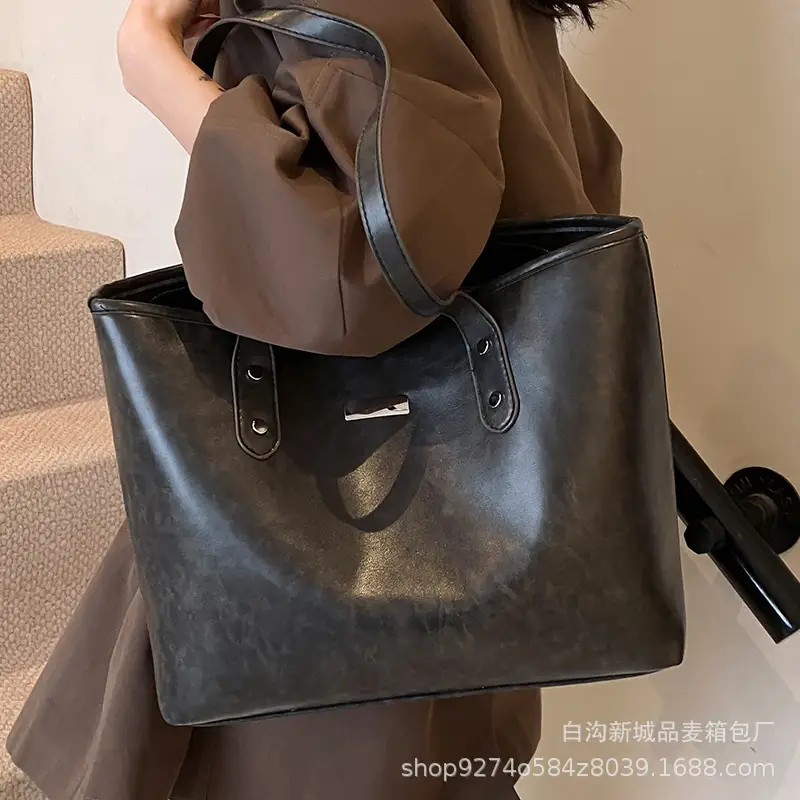 Brown Leather Tote Bag for Women Large Capacity Commuter Bag - Image 4