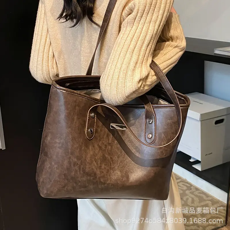 Brown Leather Tote Bag for Women Large Capacity Commuter Bag - Image 5