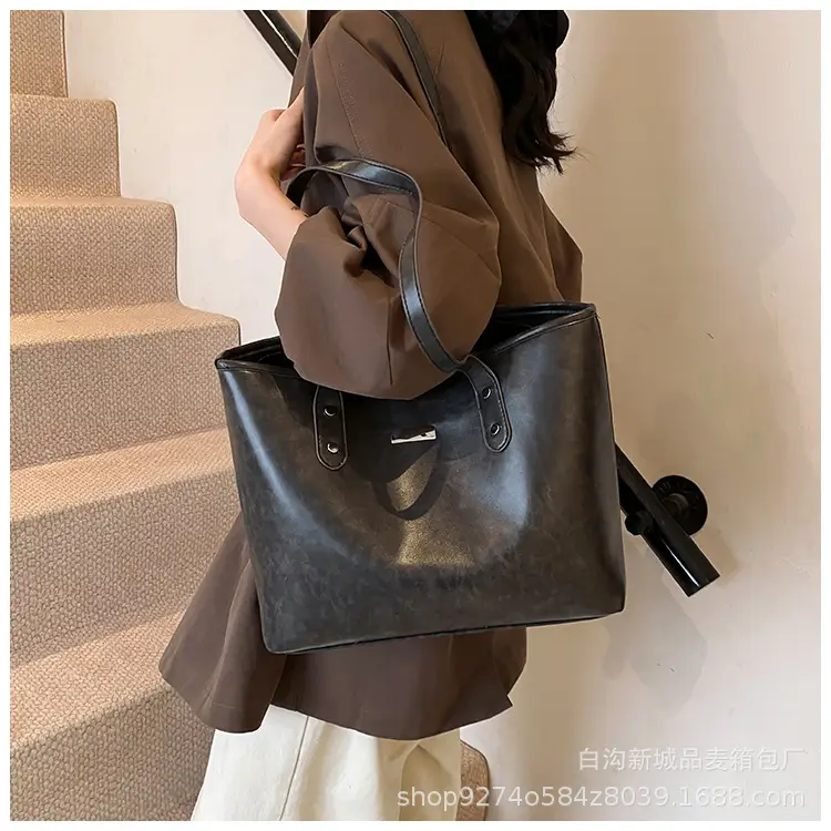 Brown Leather Tote Bag for Women Large Capacity Commuter Bag — feature 16