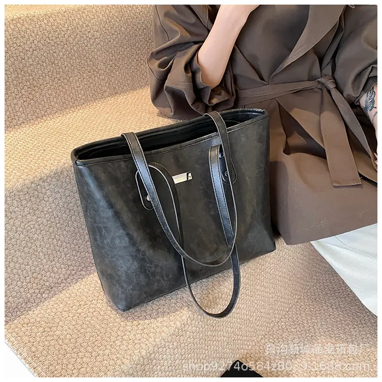 Brown Leather Tote Bag for Women Large Capacity Commuter Bag — feature 18