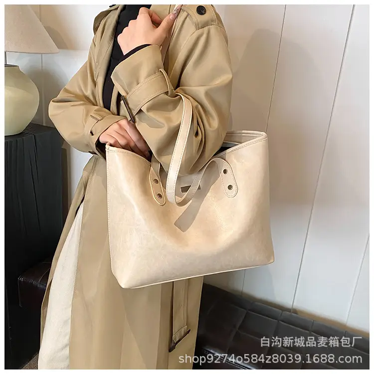 Brown Leather Tote Bag for Women Large Capacity Commuter Bag — feature 19