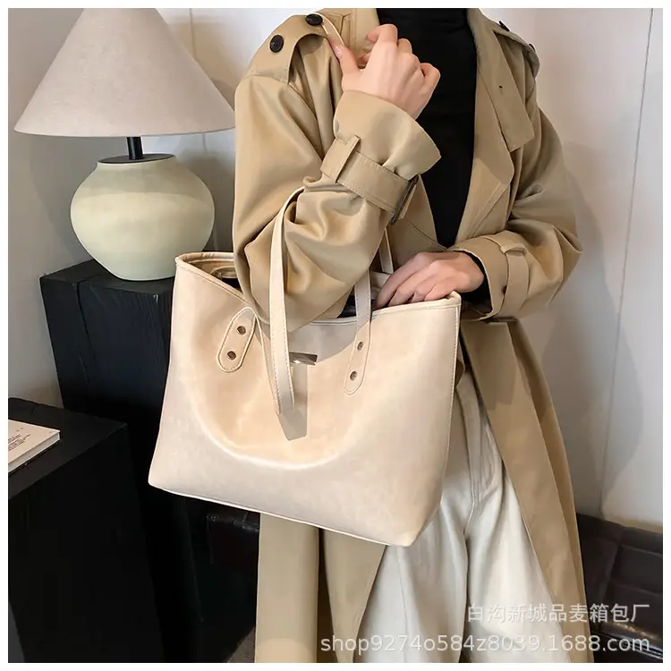Brown Leather Tote Bag for Women Large Capacity Commuter Bag — feature 20
