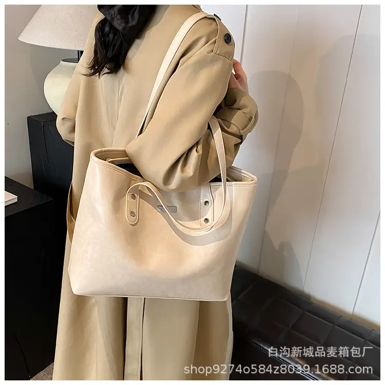 Brown Leather Tote Bag for Women Large Capacity Commuter Bag — feature 21