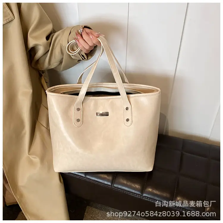 Brown Leather Tote Bag for Women Large Capacity Commuter Bag — feature 22
