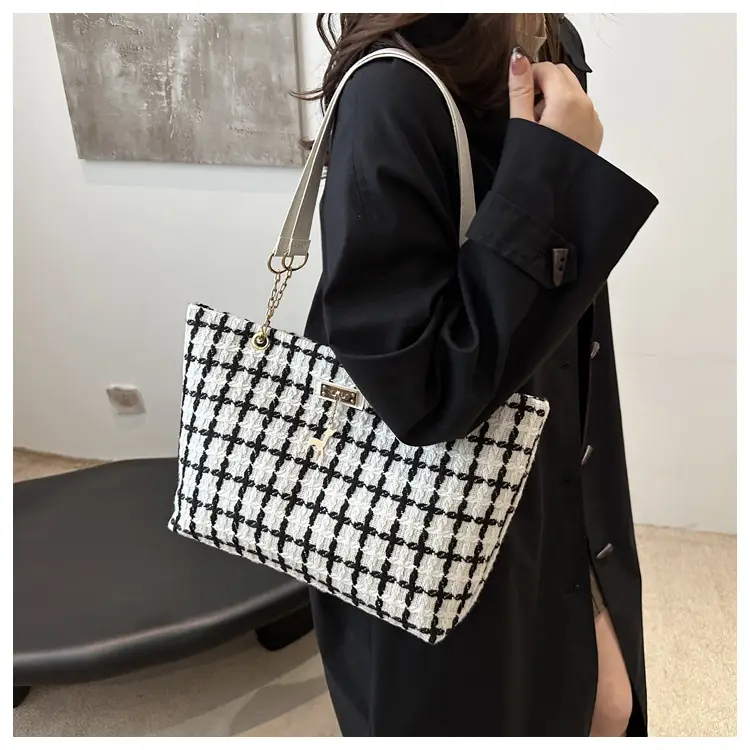 Korean Style Plaid Women's Shoulder Tote Bag Black White — feature 12