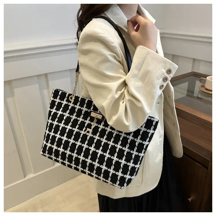 Korean Style Plaid Women's Shoulder Tote Bag Black White — feature 14
