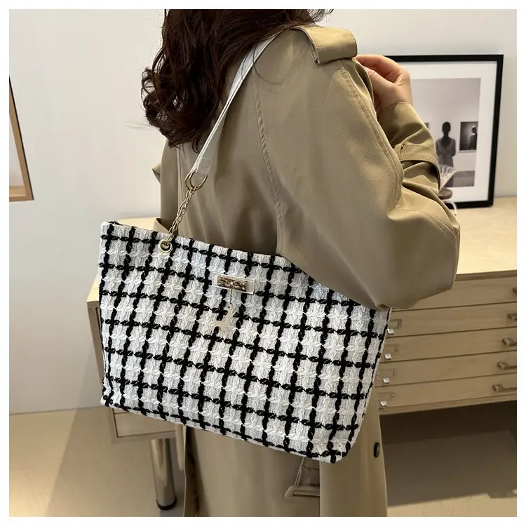Korean Style Plaid Women's Shoulder Tote Bag Black White — feature 19