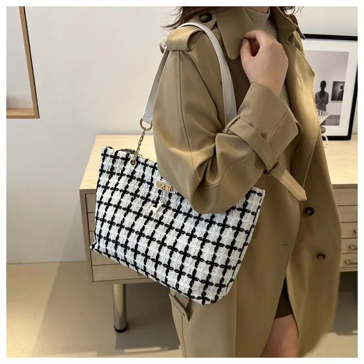 Korean Style Plaid Women's Shoulder Tote Bag Black White — feature 20