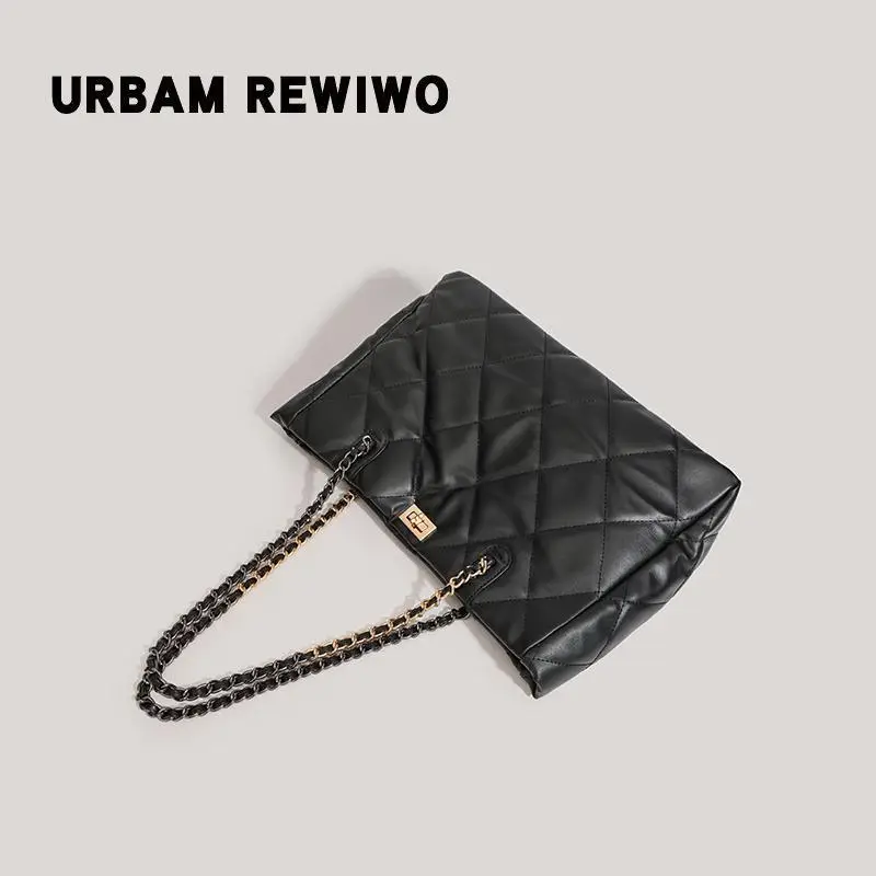 Black Quilted Chain Handbag for Women 2026 - Image 3