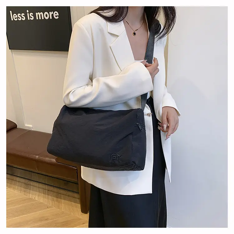 Women Large Capacity Shoulder Bag Black Beige Crossbody — feature 13
