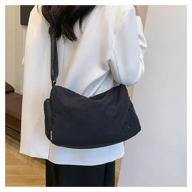 Women Large Capacity Shoulder Bag Black Beige Crossbody — feature 15