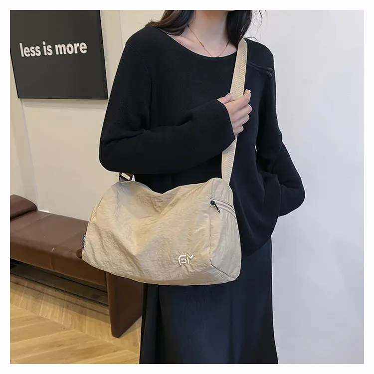 Women Large Capacity Shoulder Bag Black Beige Crossbody — feature 21