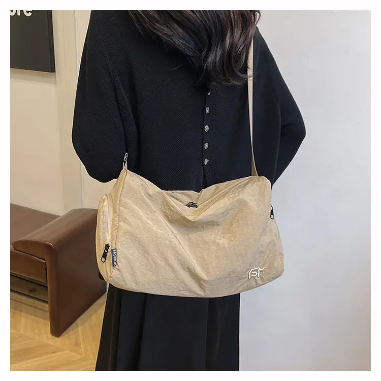 Women Large Capacity Shoulder Bag Black Beige Crossbody — feature 24