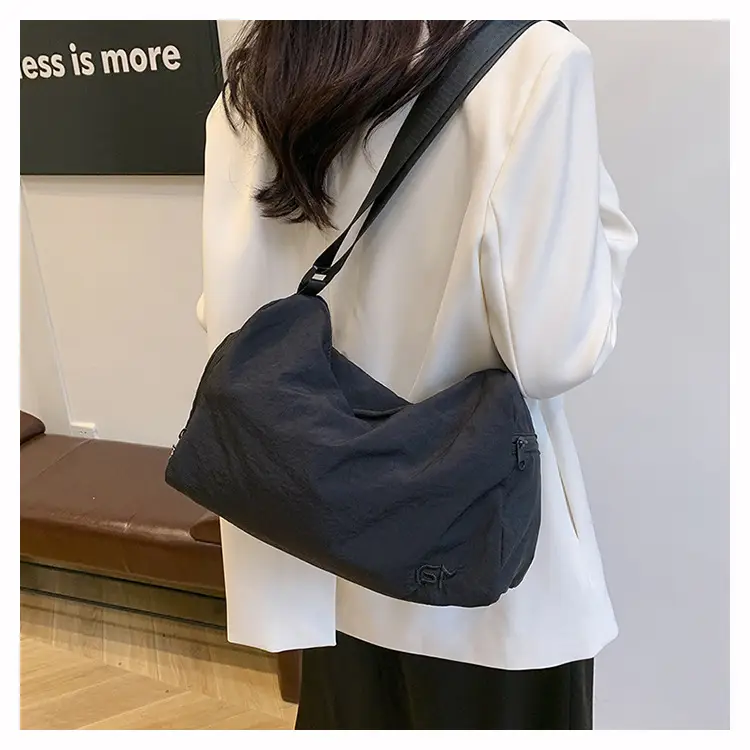 Women Large Capacity Shoulder Bag Black Beige Crossbody — feature 9
