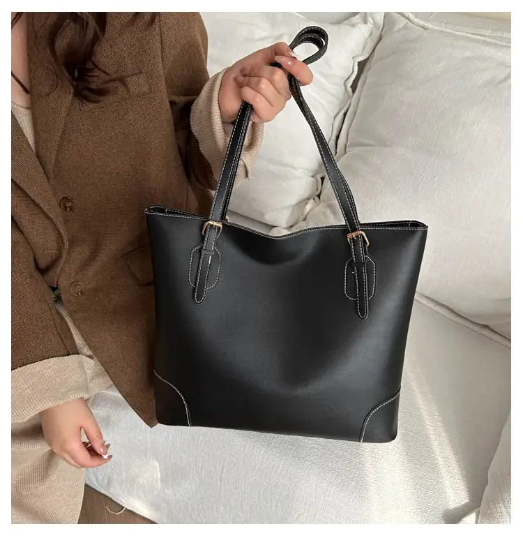 Women Large Capacity Shoulder Bag Black Leather — feature 11