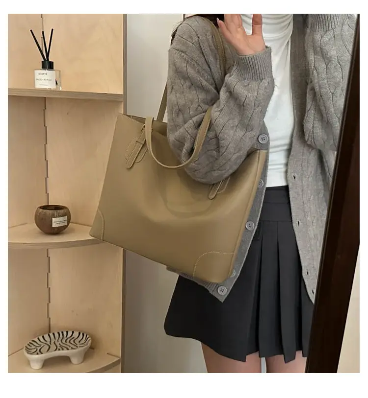 Women Large Capacity Shoulder Bag Black Leather — feature 17