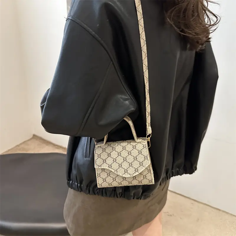 Women's Retro Crossbody Bag Brown GG Pattern 2024 - Image 6