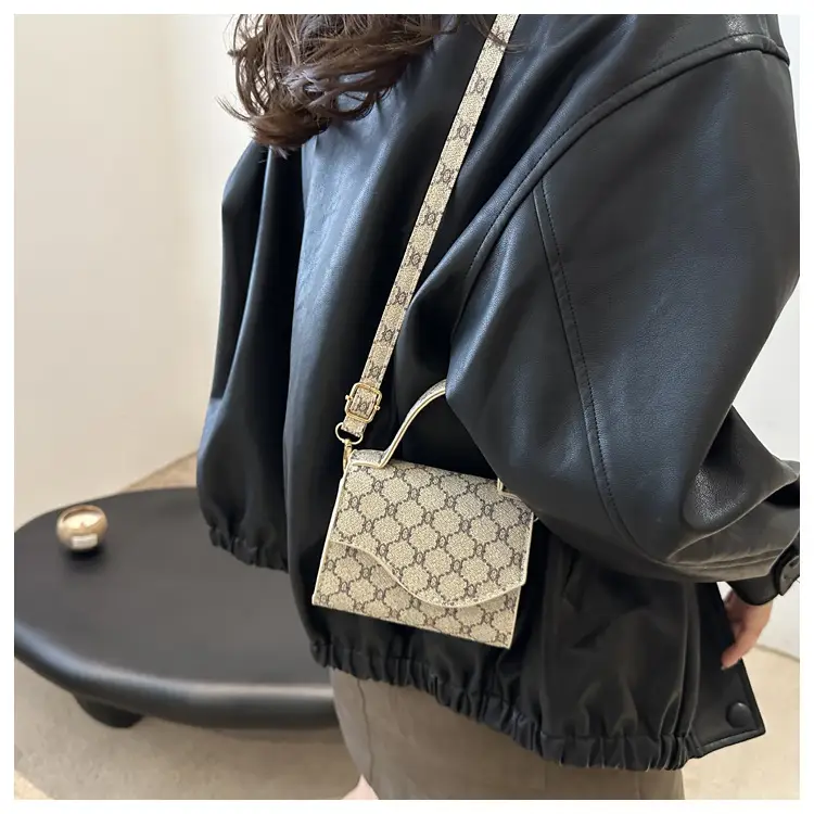 Women's Retro Crossbody Bag Brown GG Pattern 2024 — feature 15
