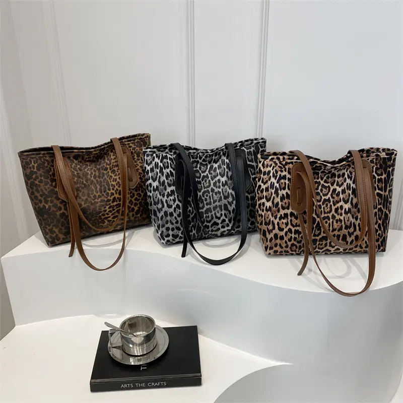 Leopard Print Large Capacity Women's Shoulder Bag - Image 7