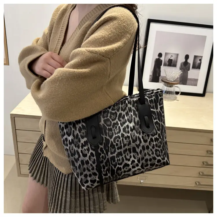Leopard Print Large Capacity Women's Shoulder Bag — feature 32