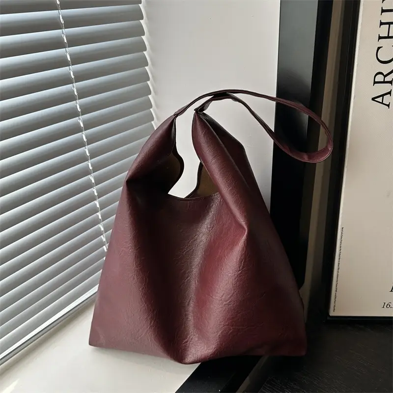 Vintage Brown Leather Shoulder Bag for Women - Image 9