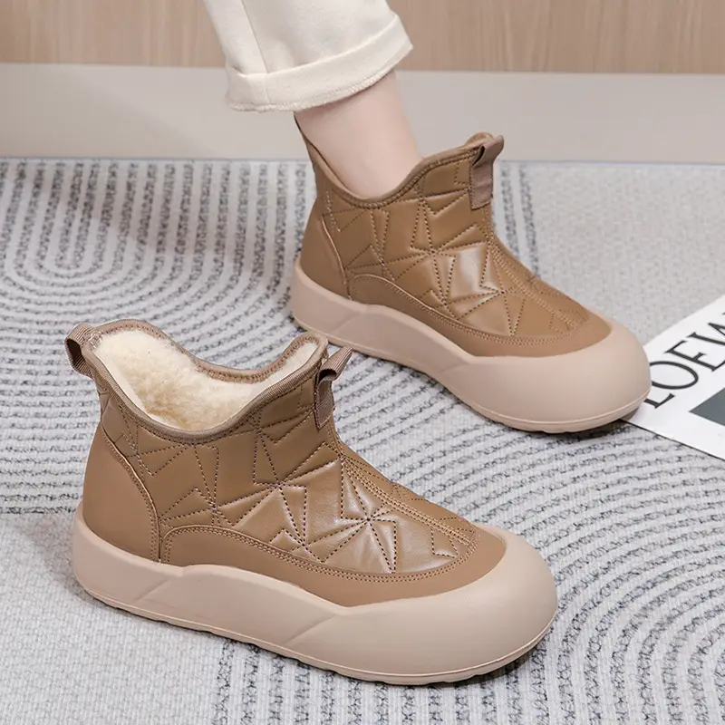 2025 Winter New Old Beijing Cotton Shoes Women's Velvet Thickened Anti-Ski Boots Slip-On Casual Warm Cotton Boots - Image 5