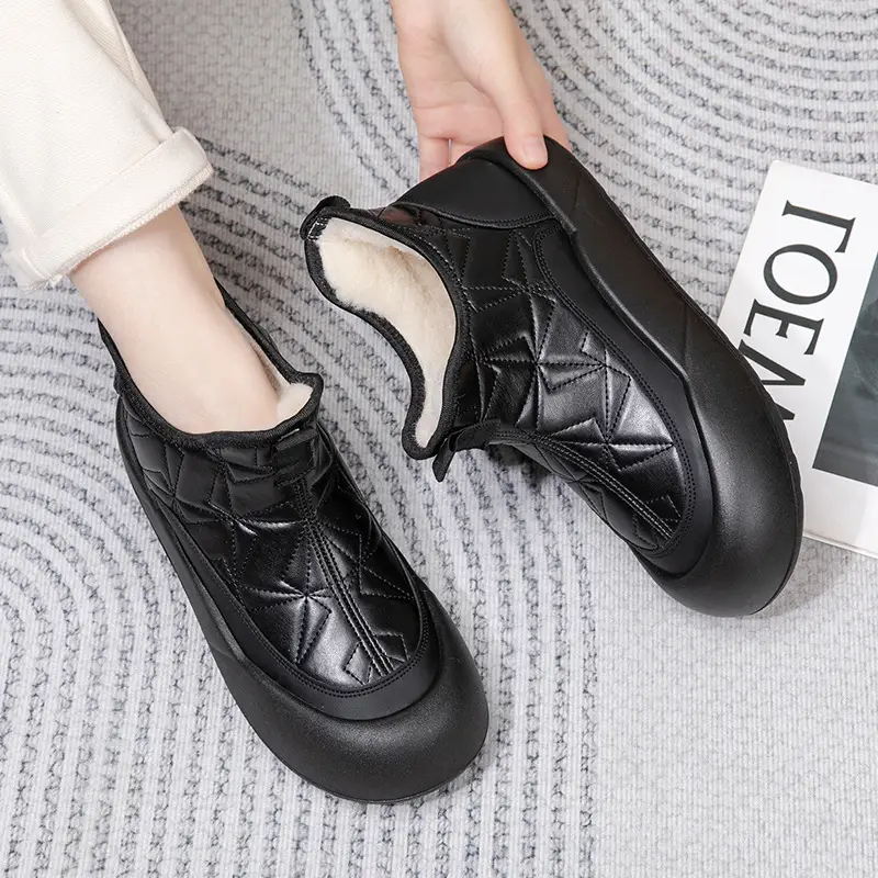 2025 Winter New Old Beijing Cotton Shoes Women's Velvet Thickened Anti-Ski Boots Slip-On Casual Warm Cotton Boots - Image 6
