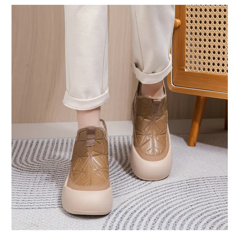 2025 Winter New Old Beijing Cotton Shoes Women's Velvet Thickened Anti-Ski Boots Slip-On Casual Warm Cotton Boots — feature 16