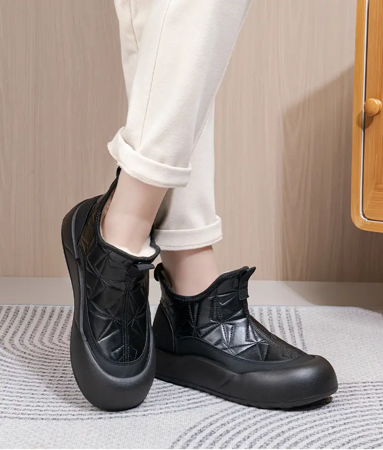 2025 Winter New Old Beijing Cotton Shoes Women's Velvet Thickened Anti-Ski Boots Slip-On Casual Warm Cotton Boots — feature 23