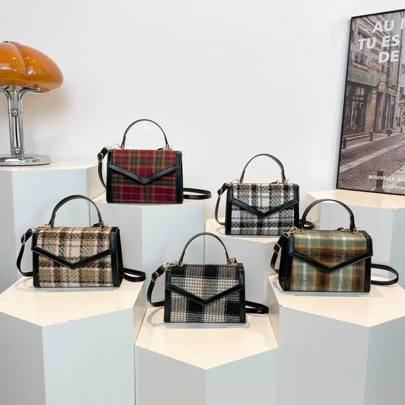 Retro Plaid Shoulder Bag 2024 Autumn Fashion - Image 6