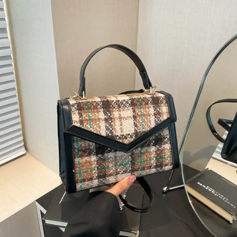 Retro Plaid Shoulder Bag 2024 Autumn Fashion - Image 8