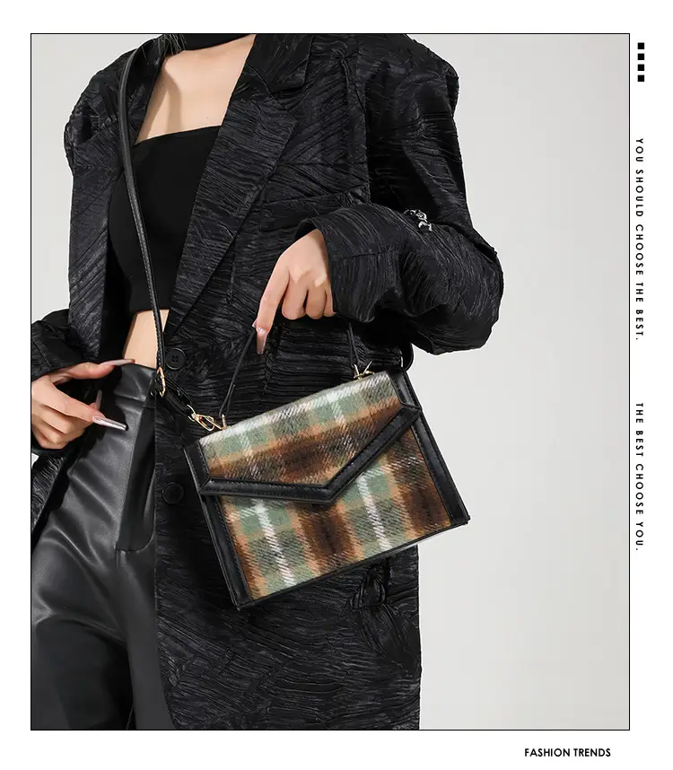 Retro Plaid Shoulder Bag 2024 Autumn Fashion — feature 1