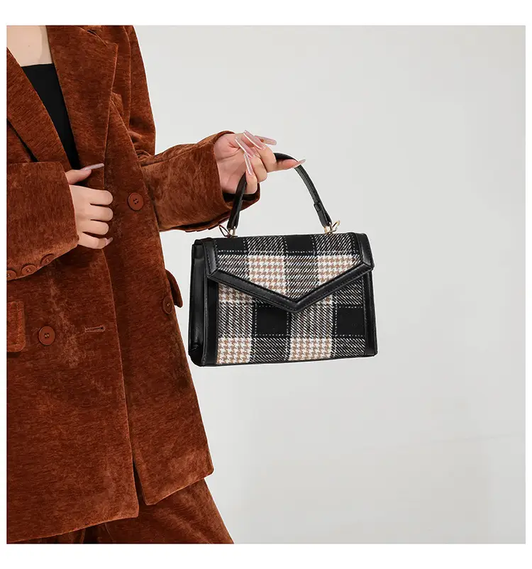 Retro Plaid Shoulder Bag 2024 Autumn Fashion — feature 16
