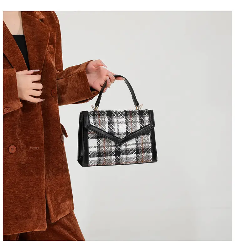 Retro Plaid Shoulder Bag 2024 Autumn Fashion — feature 18