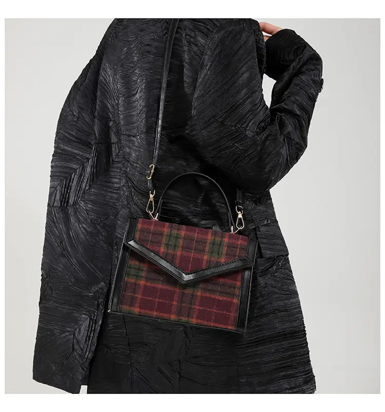 Retro Plaid Shoulder Bag 2024 Autumn Fashion — feature 21