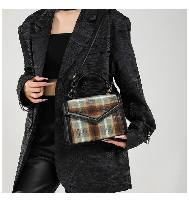 Retro Plaid Shoulder Bag 2024 Autumn Fashion — feature 24