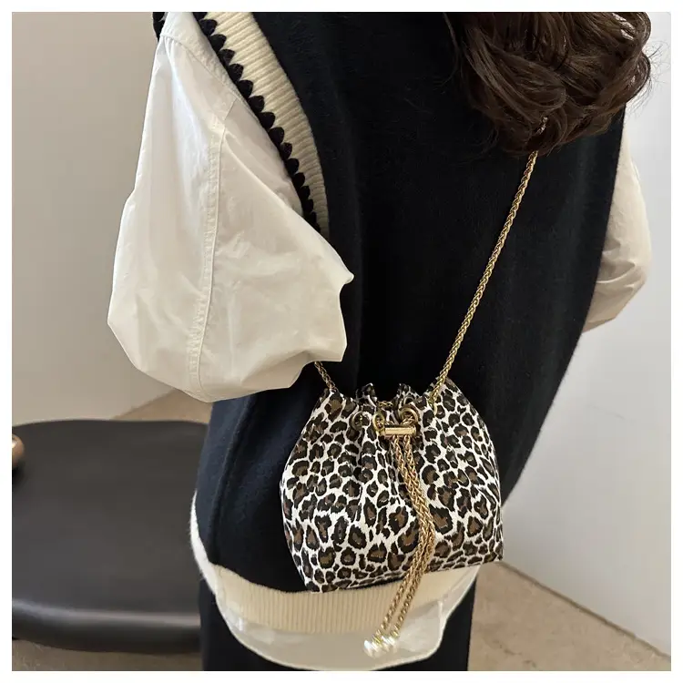 Leopard Print Bucket Bags Women's Crossbody Shoulder Bag — feature 10