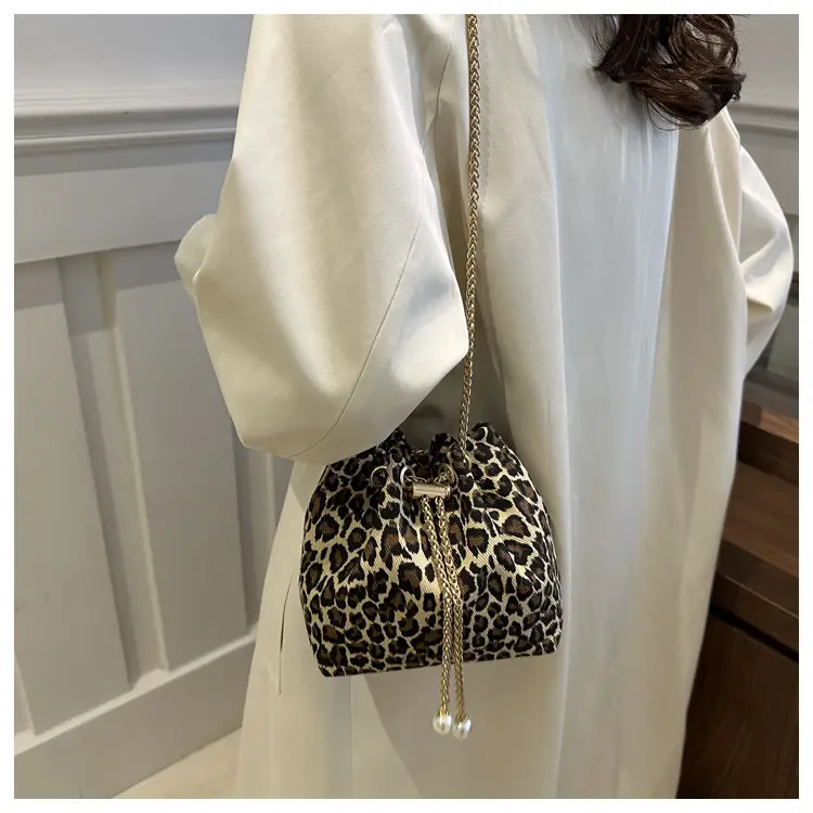 Leopard Print Bucket Bags Women's Crossbody Shoulder Bag — feature 12