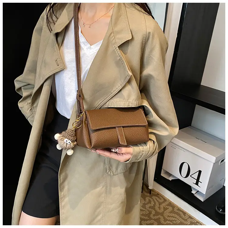 Small Square Black Leather Shoulder Bag for Women — feature 15