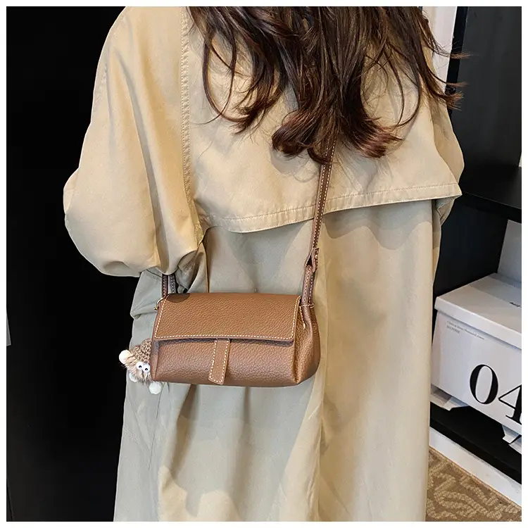 Small Square Black Leather Shoulder Bag for Women — feature 17