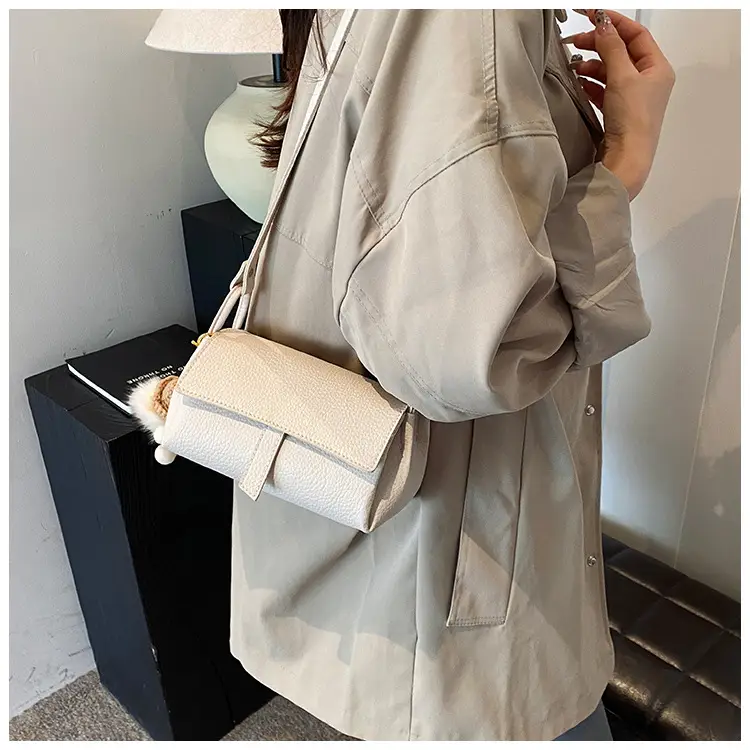 Small Square Black Leather Shoulder Bag for Women — feature 19