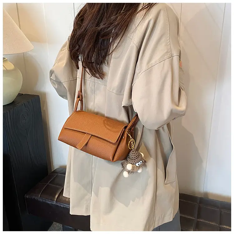 Small Square Black Leather Shoulder Bag for Women — feature 25