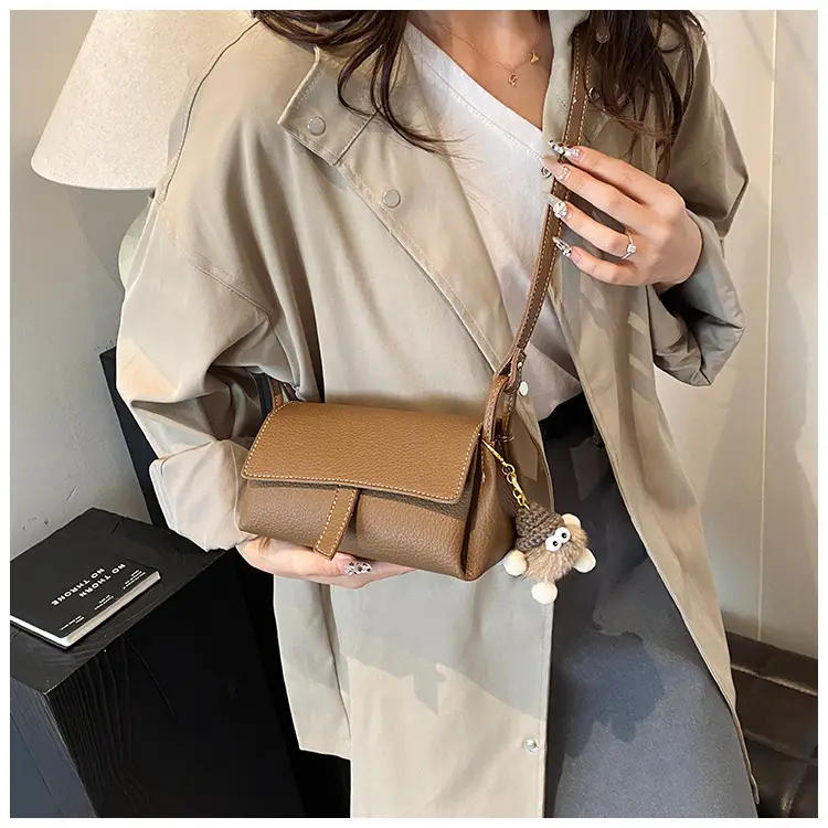 Small Square Black Leather Shoulder Bag for Women — feature 28