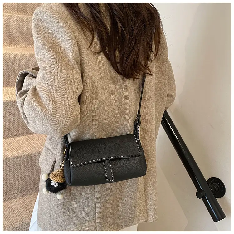 Small Square Black Leather Shoulder Bag for Women — feature 34