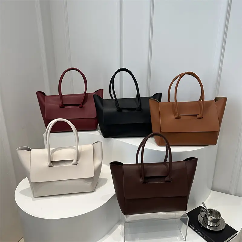 White Large Capacity Shoulder Bag for Women - Image 6